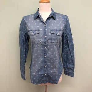 Tahari | Women's Denim Style | Button Up Shirt